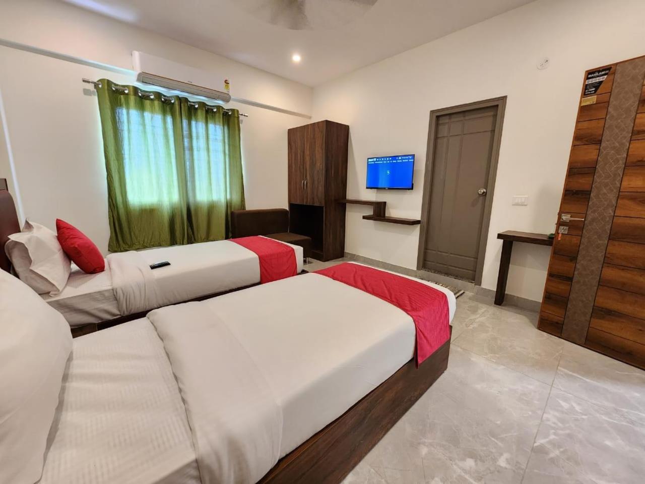 Hotel Dreams Inn Bangalore Exterior photo