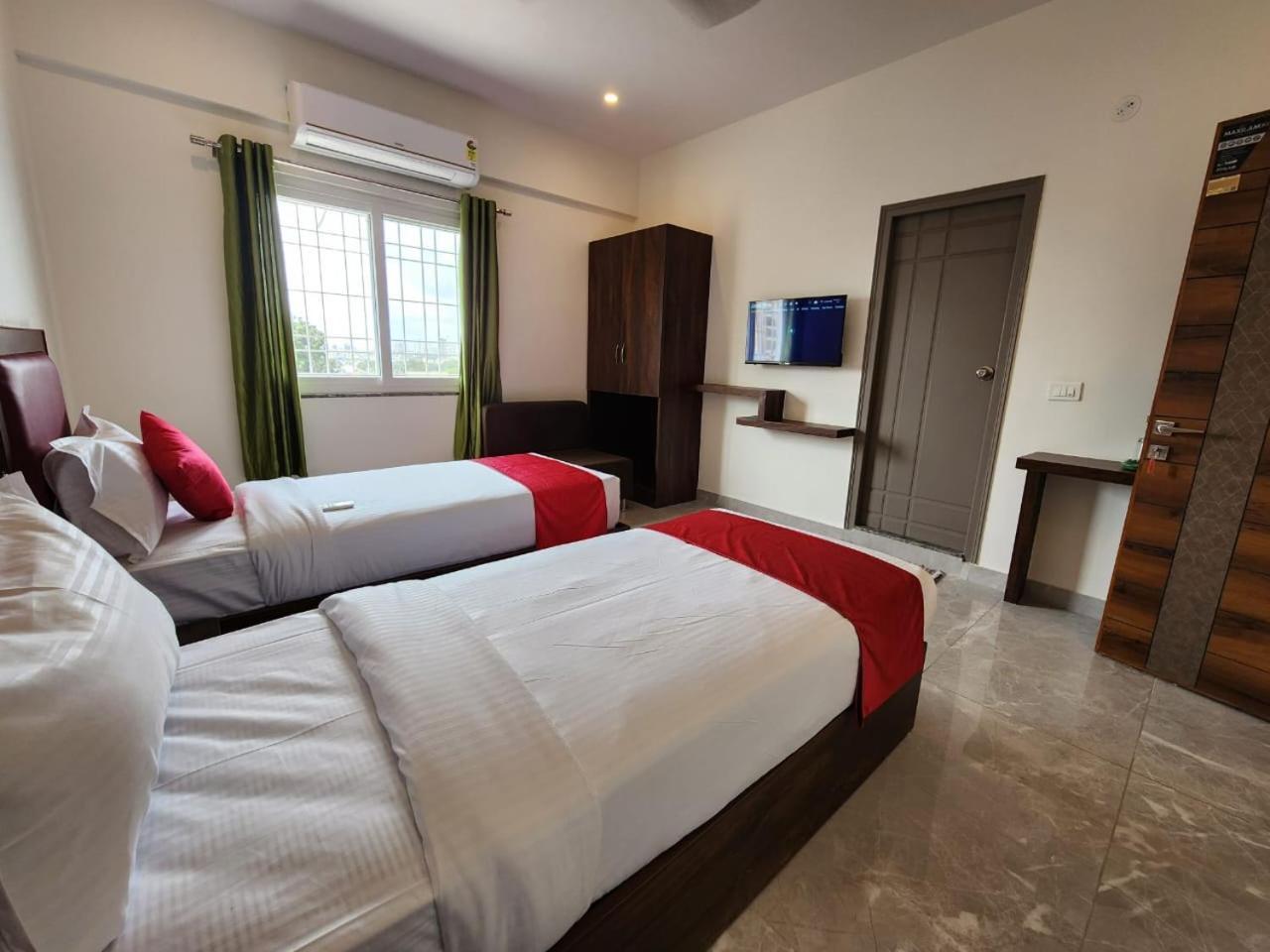 Hotel Dreams Inn Bangalore Exterior photo