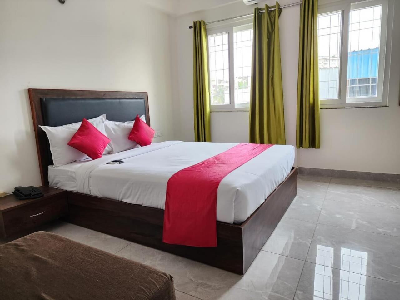 Hotel Dreams Inn Bangalore Exterior photo